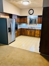 251 1st Ave S in Nitro, WV - Foto de edificio - Building Photo