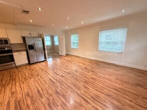 2855 Ernest St in Jacksonville, FL - Foto de edificio - Building Photo