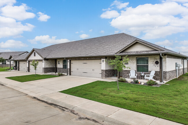 The Residence at Legacy Park in Granbury, TX - Foto de edificio - Primary Photo