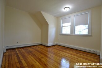 43 Newcastle Rd, Unit 2 in Boston, MA - Foto de edificio - Building Photo