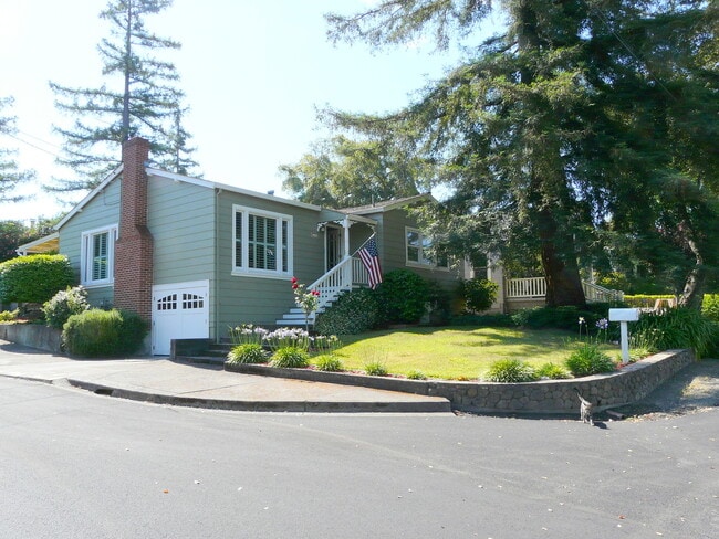property at 1220 Banks Ave