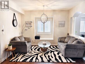 2466 Felhaber Crescent in Oakville, ON - Building Photo - Building Photo