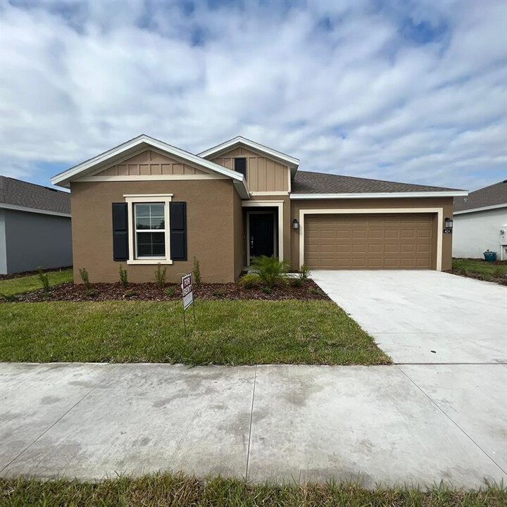 404 Singing Sands Cir in Lake Wales, FL - Building Photo