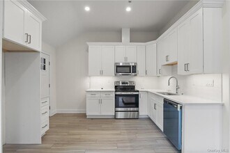 225 Katonah Ave in Katonah, NY - Building Photo - Building Photo