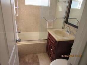 800 NE 6th St in Fort Lauderdale, FL - Building Photo - Building Photo