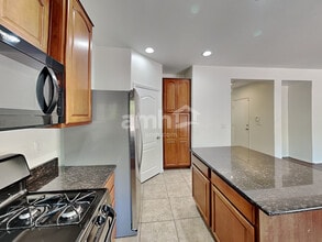 10822 Elfstrom Ave in Las Vegas, NV - Building Photo - Building Photo