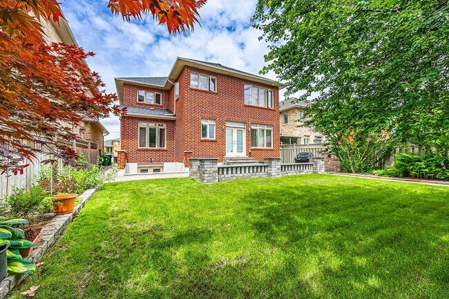 33 St Andrews Blvd in Toronto, ON - Building Photo - Building Photo