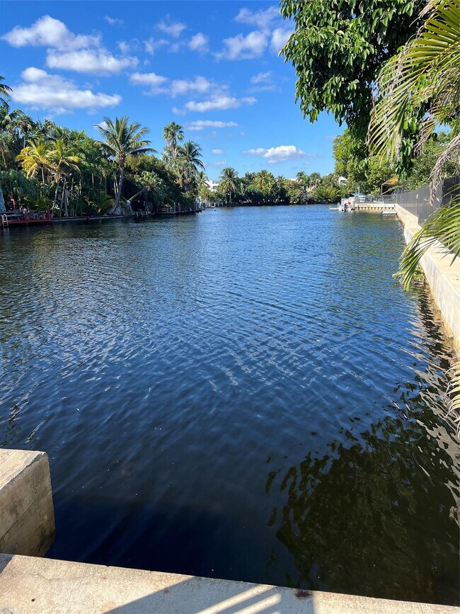 1814 E Oakland Park Blvd in Fort Lauderdale, FL - Building Photo - Building Photo