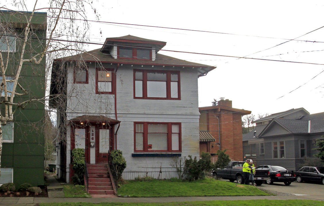 120-126 10th Ave E in Seattle, WA - Foto de edificio