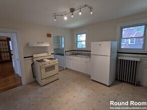 74 Colborne Rd, Unit 1 in Boston, MA - Foto de edificio - Building Photo