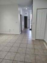 21207 NW 14th Pl in Miami, FL - Building Photo