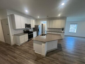 7915 Murciana Dr in Rosharon, TX - Building Photo - Building Photo