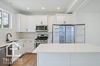 150 E Lavalle Ct in Sandy, UT - Building Photo - Building Photo