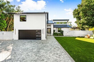 2500 Monterey St in Sarasota, FL - Building Photo - Building Photo