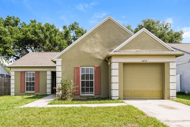 property at 1670 Palm Leaf Dr