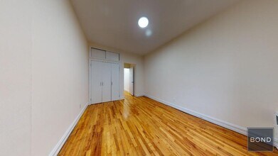 333 E 84th St in New York, NY - Building Photo - Building Photo