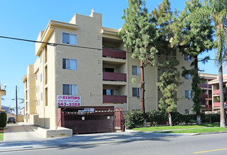 About Ross Tower Apartments in Santa Ana, CA - Building Photo - Building Photo