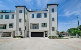 8702 Ojeman Villas Dr in Houston, TX - Building Photo