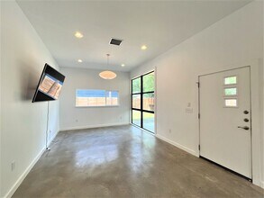 2103 E 14th St in Austin, TX - Building Photo - Building Photo