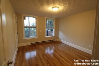 125 Princeton St, Unit 2 in Boston, MA - Foto de edificio - Building Photo