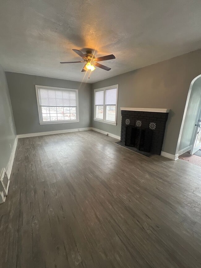 2557 S 6th St in Springfield, IL - Building Photo - Building Photo