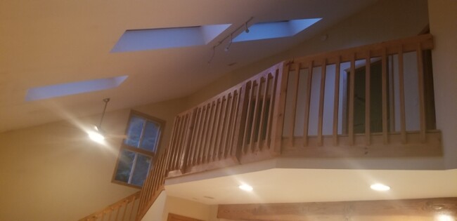 4 Tristan Dr in Farmington, NH - Building Photo - Building Photo