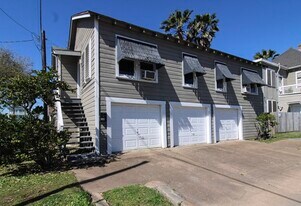 1011 9th St in Galveston, TX - Building Photo