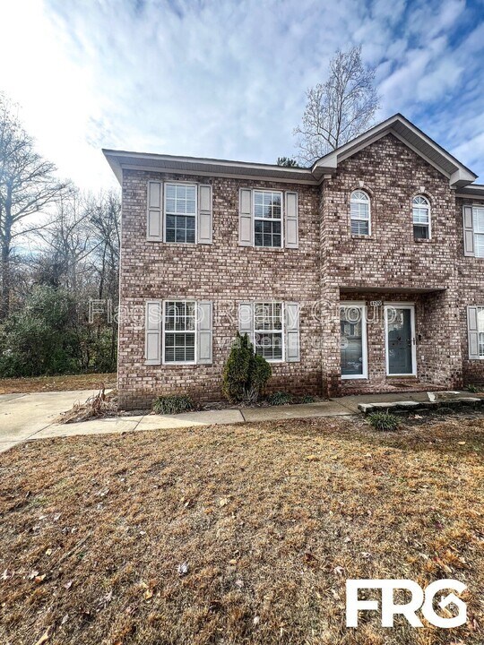 4270 Williamsbrook Ln in Greenville, NC - Building Photo