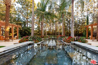 1 W Century Dr in Los Angeles, CA - Building Photo - Building Photo