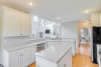 1672 Jorrington St in Mount Pleasant, SC - Foto de edificio - Building Photo