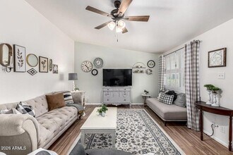 10362 W Oakmont Dr in Sun City, AZ - Foto de edificio - Building Photo