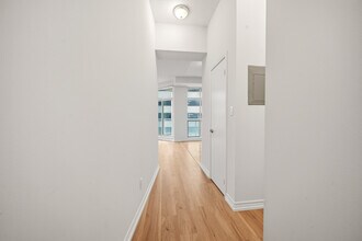 410 Queens Quay W in Toronto, ON - Building Photo - Building Photo