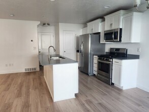 14928 Messi St in Herriman, UT - Building Photo - Building Photo