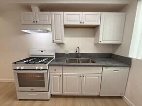 2043 S Bedford St in Los Angeles, CA - Building Photo - Building Photo