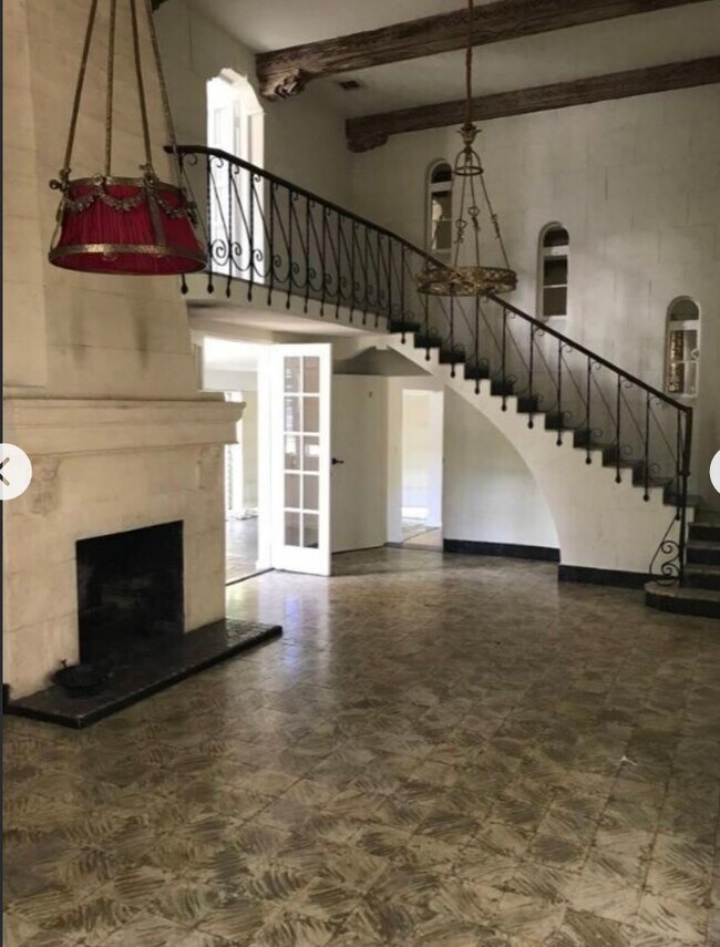 100 NE 43rd St in Miami, FL - Building Photo - Building Photo