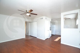 1934 W Village Dr in Phoenix, AZ - Building Photo - Building Photo
