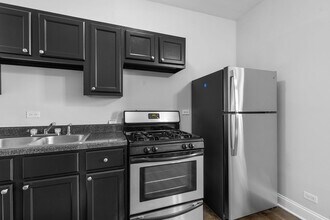 5847 N Kenmore Ave, Unit 1 in Chicago, IL - Building Photo - Building Photo