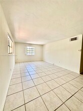 950 Biarritz Dr in Miami Beach, FL - Building Photo - Building Photo