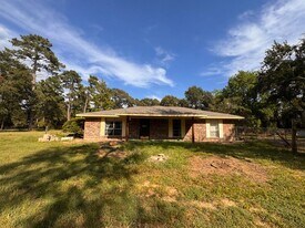 15331 Lake Lamond Rd in Conroe, TX - Building Photo