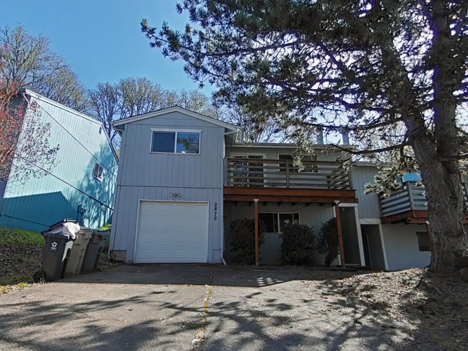 2873-2875 NW Glenridge Dr in Corvallis, OR - Foto de edificio
