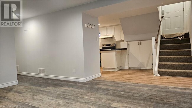 77 Blackwood Crescent in Hamilton, ON - Building Photo - Building Photo