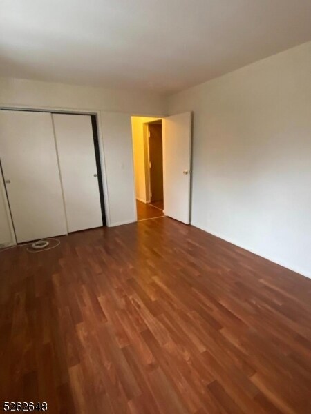 228 E 24th St, Unit 8 in Paterson, NJ - Foto de edificio - Building Photo