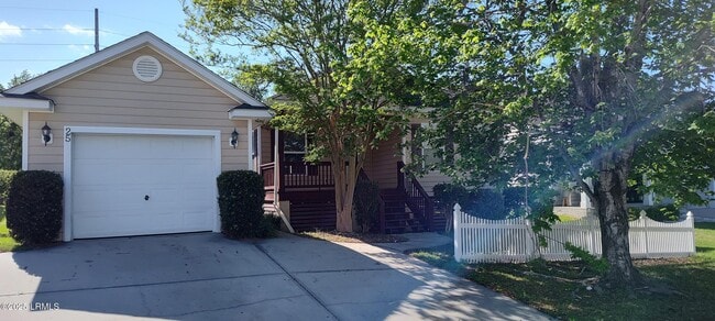 property at 25 King's Cross Ct