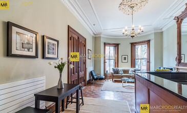 129 Pembroke St, Unit #2 in Boston, MA - Building Photo - Building Photo