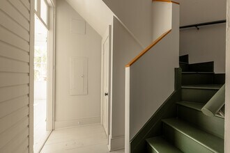 82 Wentworth St, Unit C in Charleston, SC - Building Photo - Building Photo