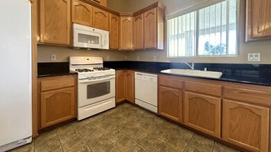 39559 Cherry Valley Blvd in Cherry Valley, CA - Building Photo - Building Photo