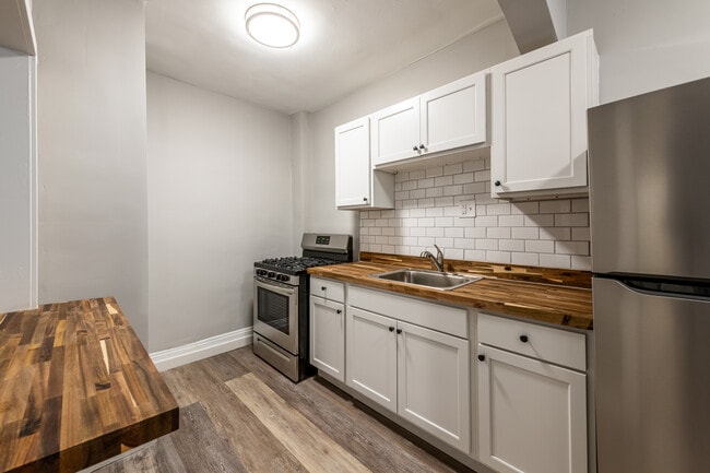 Clifton Lake Apartments