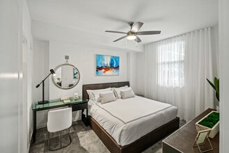 11422 NE 13th Ave, Unit B1 in Miami, FL - Foto de edificio - Building Photo
