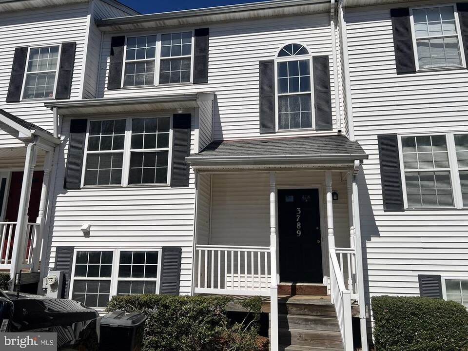 3789 Harbor Rd in Chesapeake Beach, MD - Foto de edificio