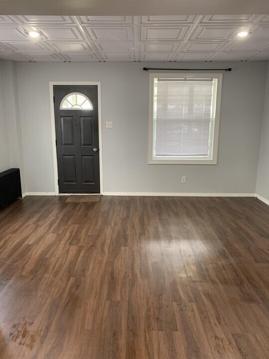 143 John St in Kingston, PA - Building Photo